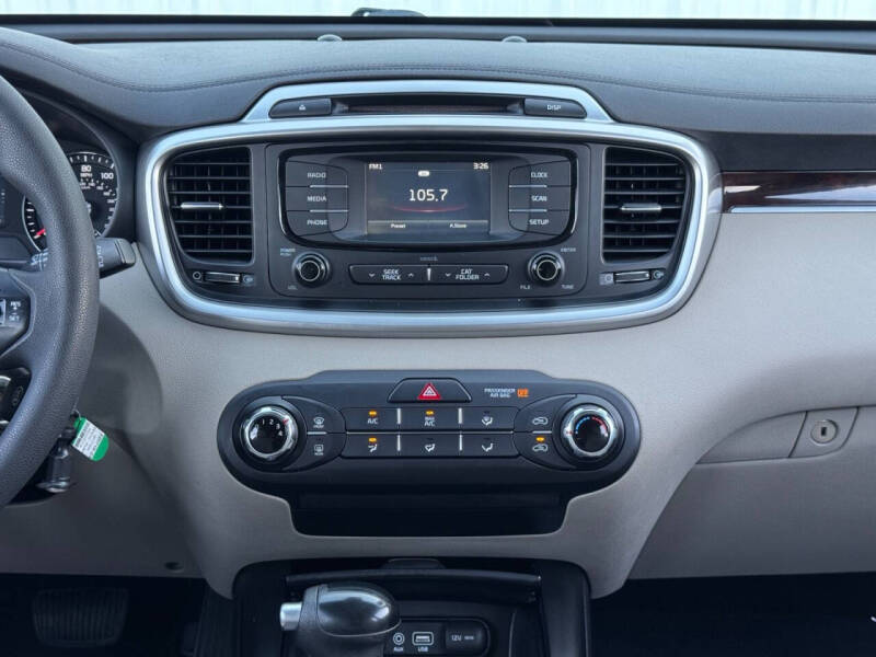 2017 Kia Sorento LX