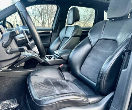 2017 Porsche Cayenne Platinum Edition