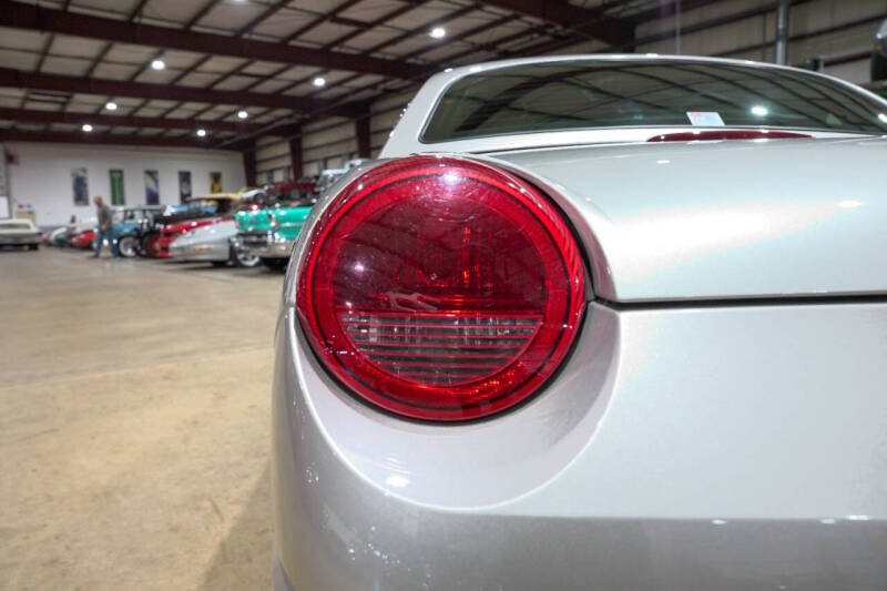 2004 Ford Thunderbird Deluxe