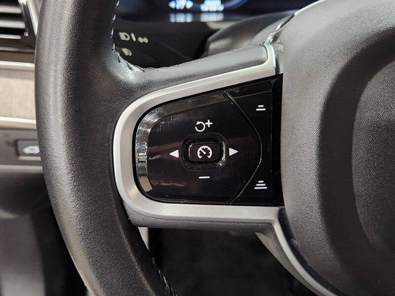 2022 Volvo XC90 T6 Inscription 6-Passenger