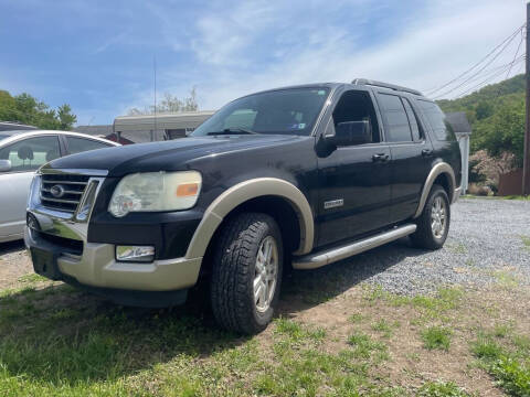 2008 Ford Explorer for sale at BSA Pre-Owned Autos LLC in Hinton WV