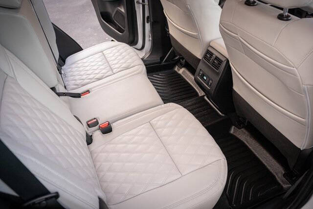 2023 Mitsubishi Outlander PHEV SEL