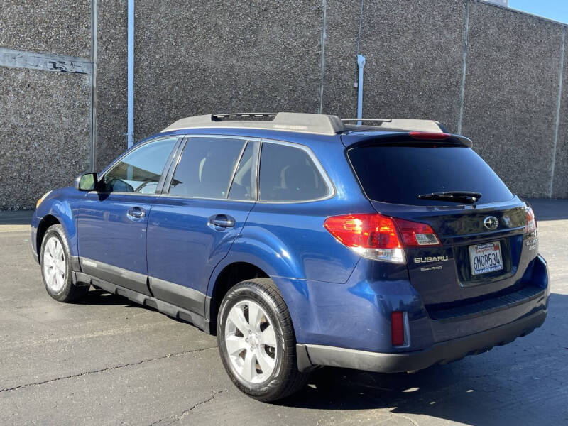 2010 Subaru Outback 2.5i Premium