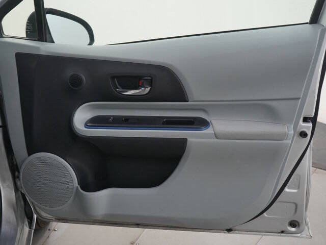 2013 Toyota Prius c Two