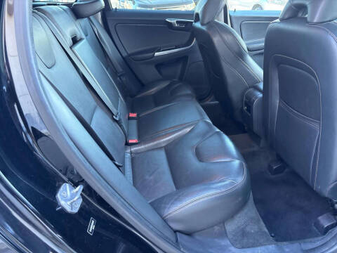 2017 Volvo XC60 T5 Dynamic