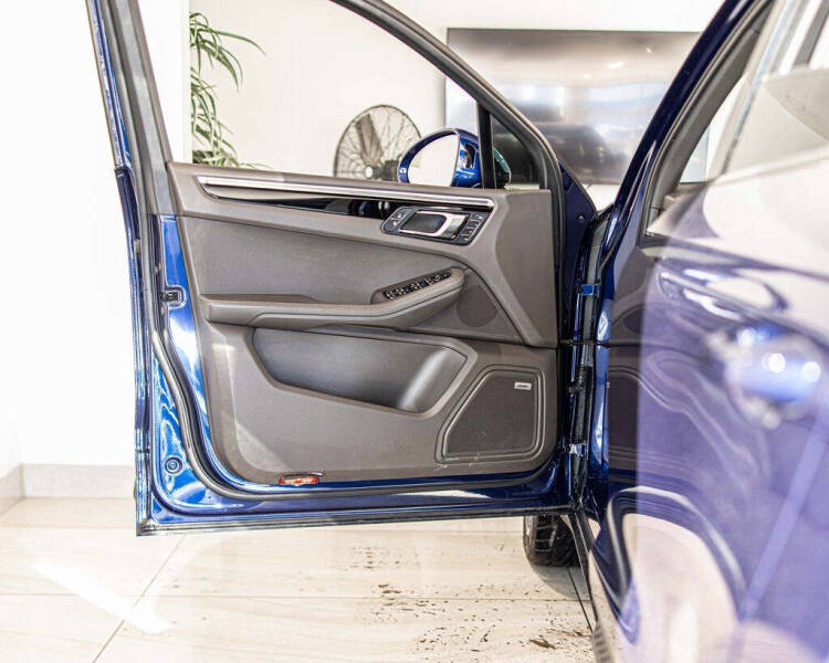 2022 Porsche Macan S