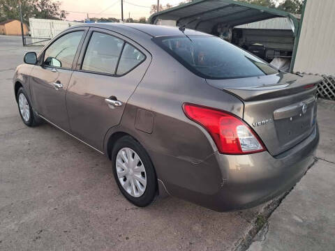 2014 Nissan Versa 1.6 SV