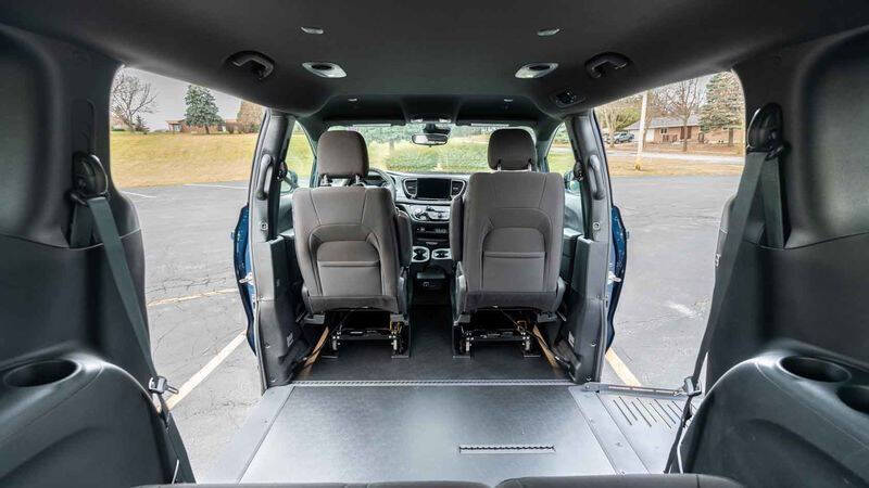 2024 Chrysler Pacifica Touring