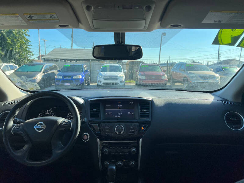 2019 Nissan Pathfinder SV