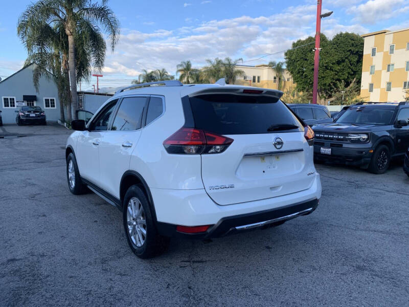 2017 Nissan Rogue SV