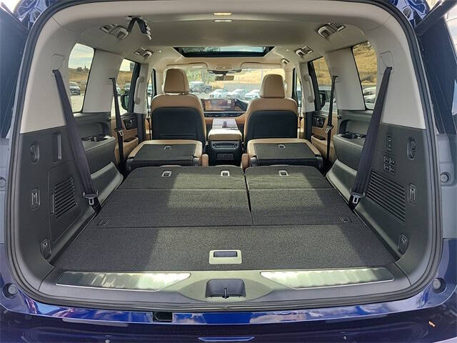 2025 Infiniti QX80 Luxe