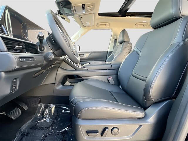 2025 Infiniti QX80 Pure