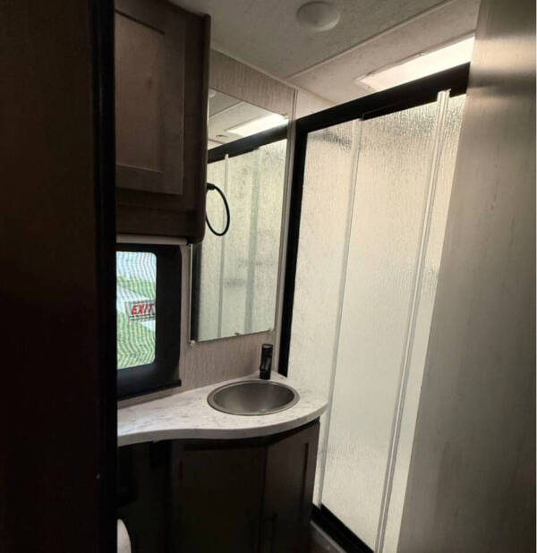 2023 Coachmen RV Leprechaun 298KBR