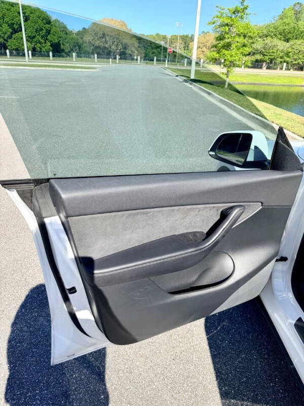 2021 Tesla Model Y Long Range - Photo 19
