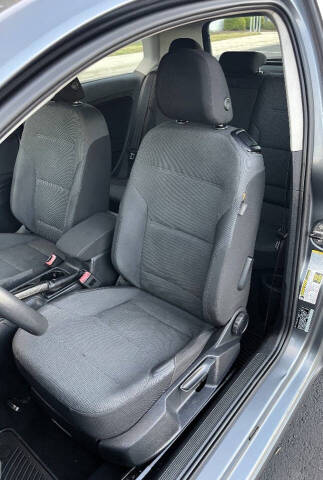 2015 Volkswagen Golf TSI Launch Edition