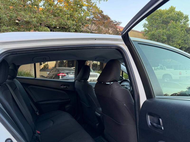 2018 Toyota Prius Three