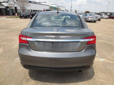 2013 Chrysler 200 LX