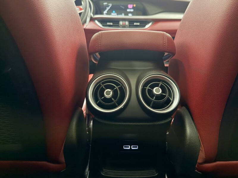 2019 Alfa Romeo Stelvio Ti Sport