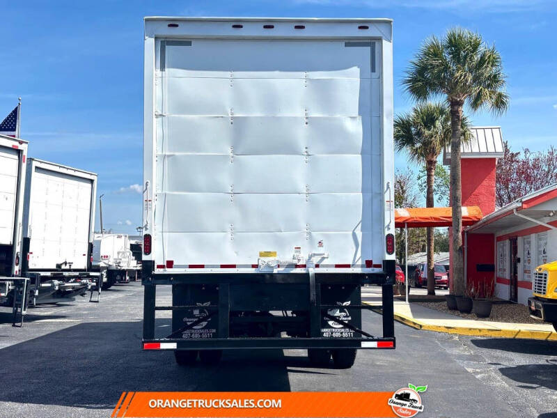 2018 Freightliner M2 106