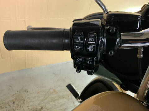 2014 Harley-Davidson FLHTCUTG TRI GLIDE