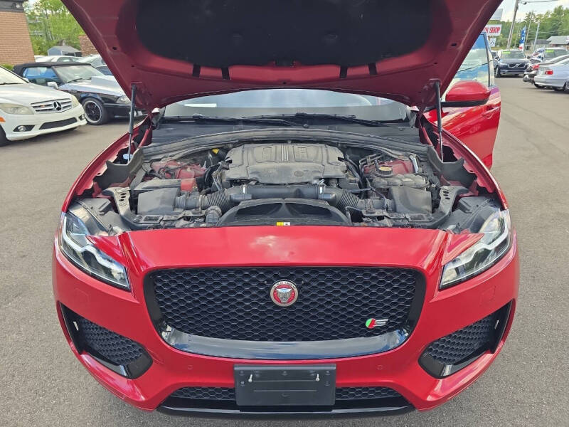 2018 Jaguar F-PACE S