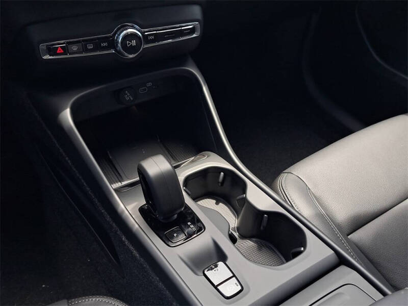 2026 Volvo XC40 B4 Core