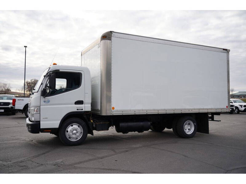 2015 Mitsubishi Fuso FE180