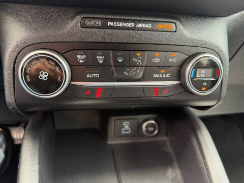 2020 Ford Escape SE