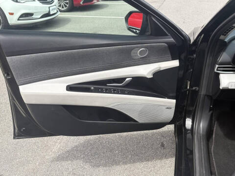 2023 Hyundai Elantra Hybrid Limited