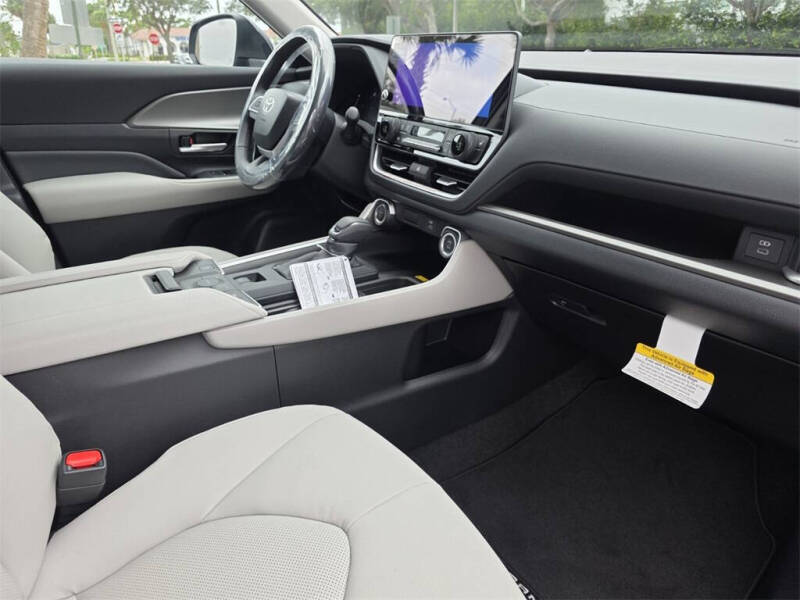 2026 Toyota Grand Highlander Hybrid XLE