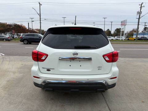 2018 Nissan Pathfinder SV