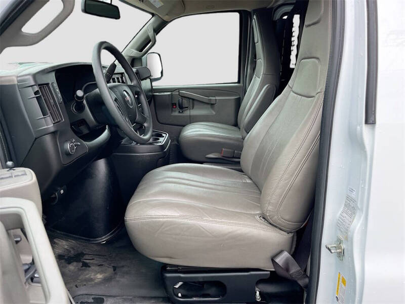 2024 GMC Savana 2500