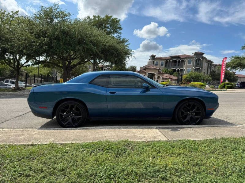 2020 Dodge Challenger SXT