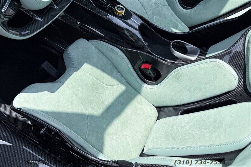 2026 Aston Martin Valhalla