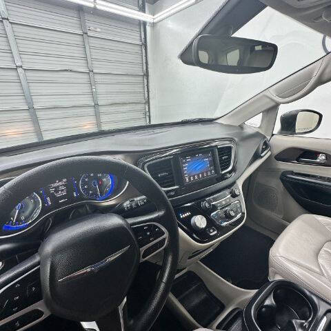 2021 Chrysler Voyager LXi