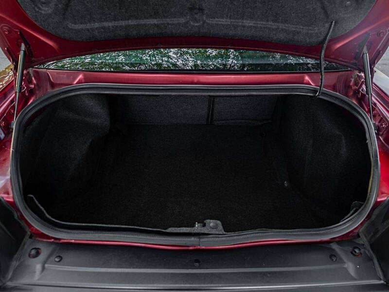 2018 Dodge Challenger SXT Plus