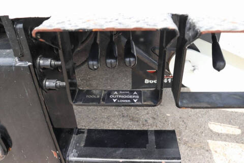 2017 Freightliner M2 106