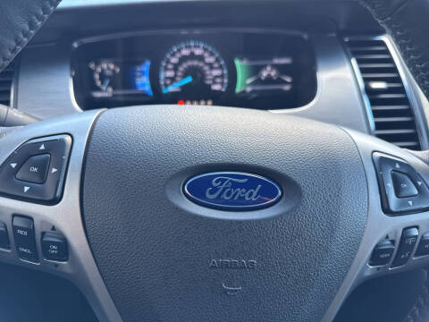 2017 Ford Taurus SEL