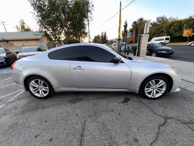 2010 INFINITI G Coupe 37x photo 5