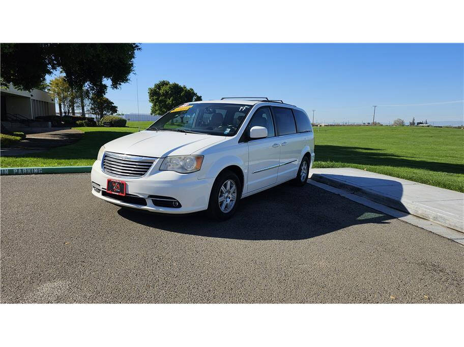 2013 Chrysler Town and Country for sale at VIP AUTO SALES, INC. in Modesto, CA