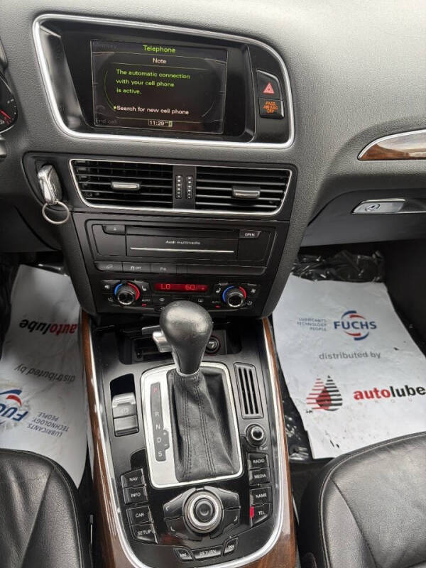 2011 Audi Q5 2.0T quattro Premium Plus