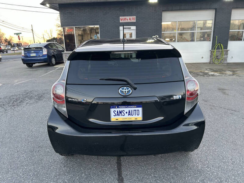 2013 Toyota Prius c Two