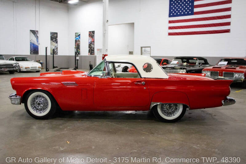 1957 Ford Thunderbird