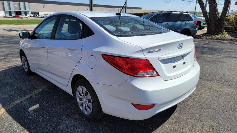 2017 Hyundai Accent SE