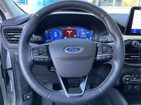 2021 Ford Escape Hybrid Titanium