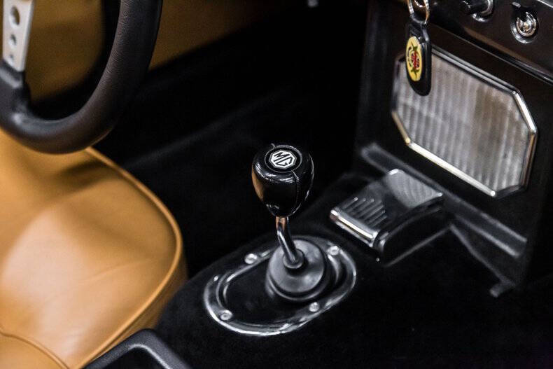 1967 MG RESTORED MG B