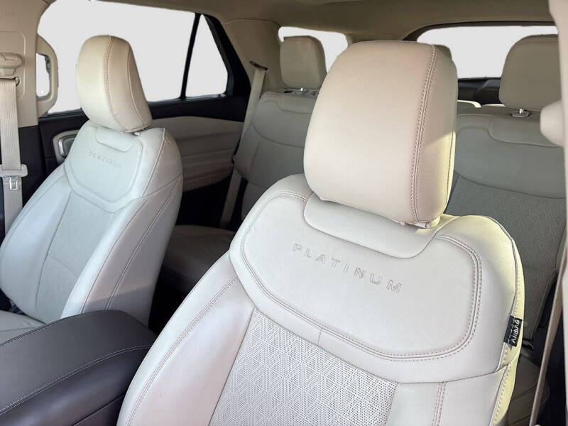 2023 Ford Explorer Platinum