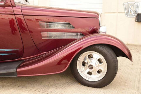 1933 Ford Model 18