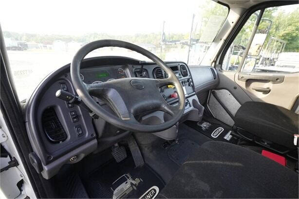 2016 Freightliner M2 106