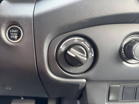 2023 Nissan Frontier SV